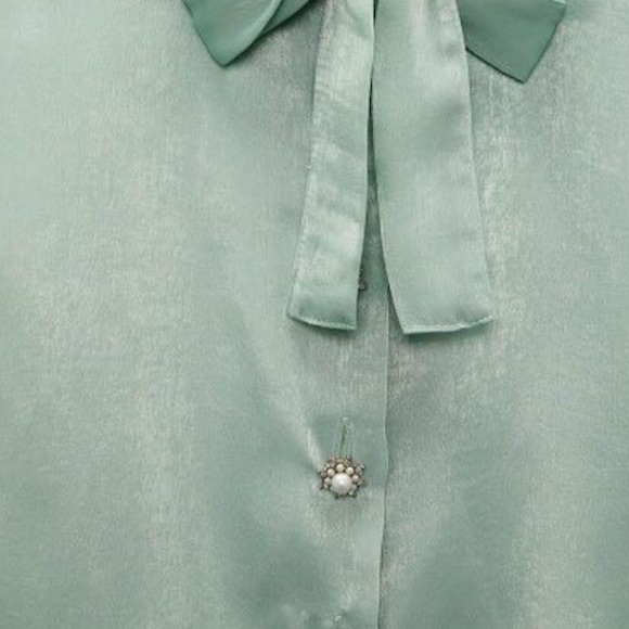 🍈NEW ZARA Top with Rhinestone Buttons - Picture 4 of 15